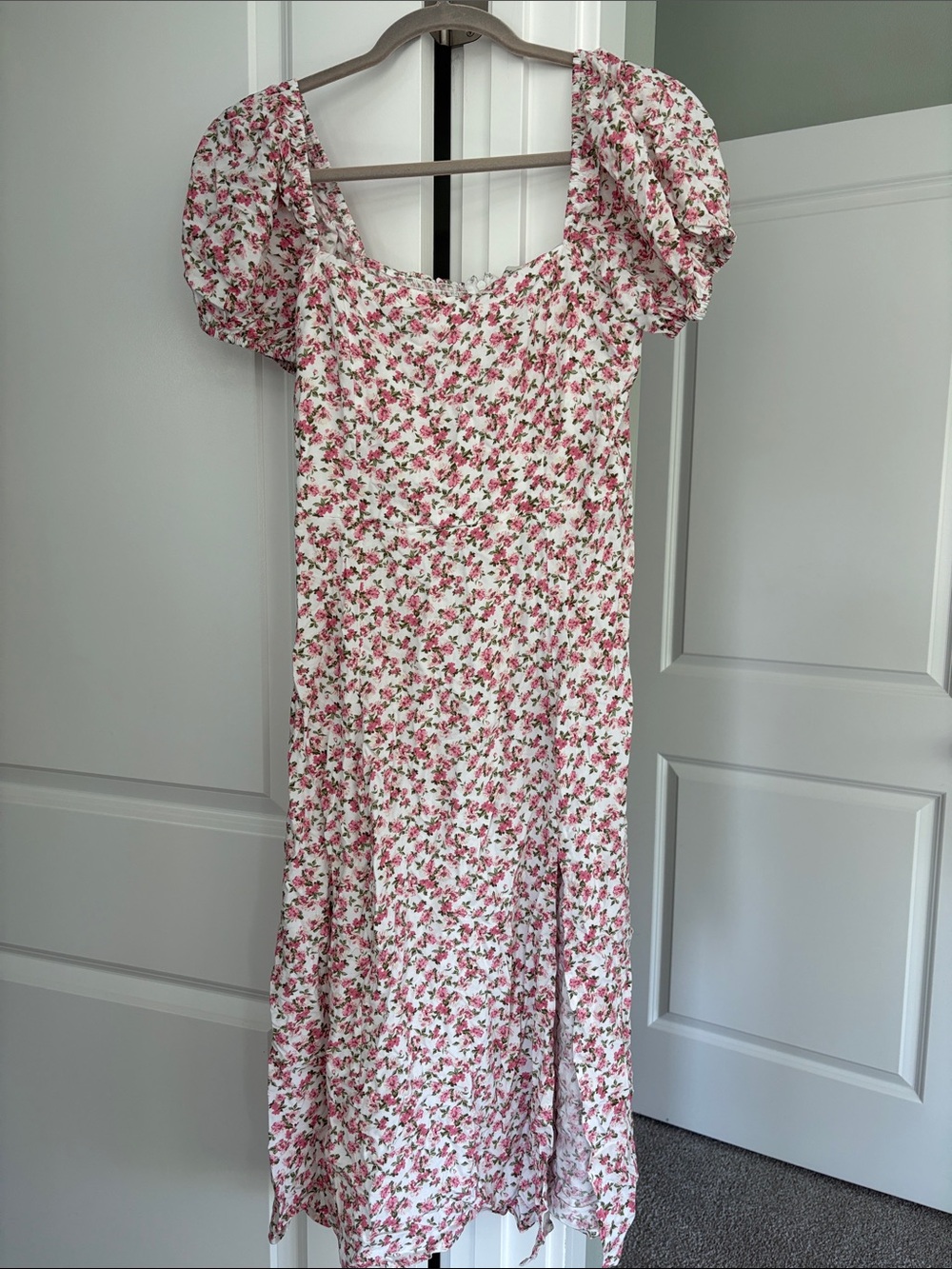 Francesca's Collections White Midi Dress with Pink Floral Print